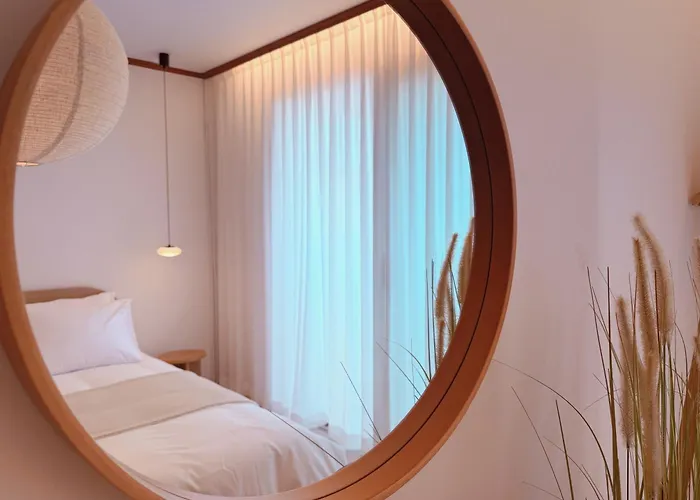 Joseon Calm, 1 Min To Station Near Hongdae, 3br, 5beds, 2baths