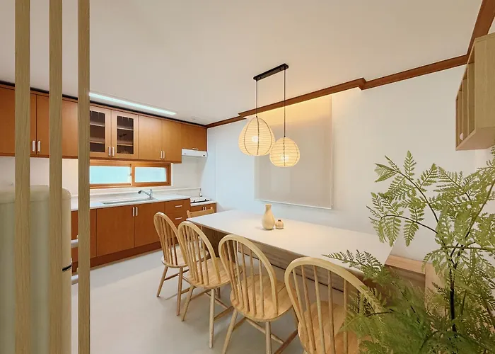 Joseon Calm, 1 Min To Station Near Hongdae, 3br, 5beds, 2baths * Séoul